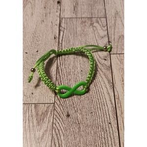 Macrame infinity bracelet